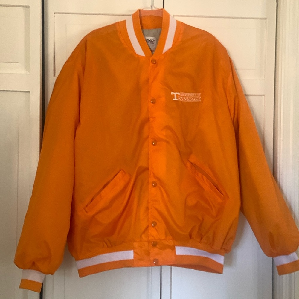 VINTAGE. UNIVERSITY OF TENNESSEE stadium jacket. XXL LONG. DeLong. USA.
